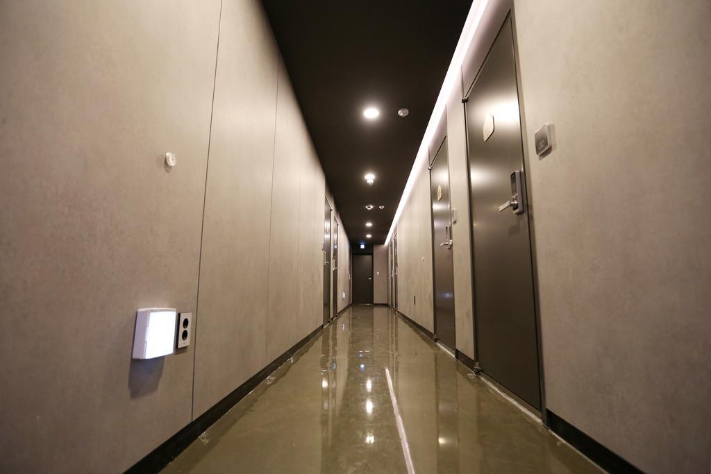 With U Hotel & Guesthouse Сокчхо Екстер'єр фото